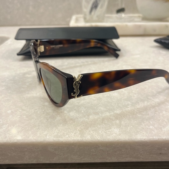Saint Laurent tortoise ml94 sunglasses - Picture 6 of 6